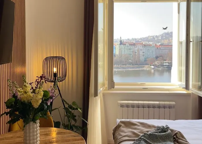 Rasinovo Nabrezi - Riverside Residence Prag