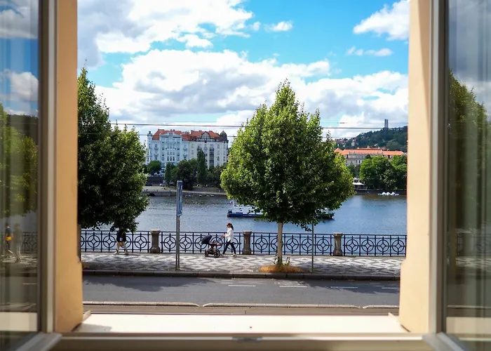 Rasinovo Nabrezi - Riverside Residence Prag
